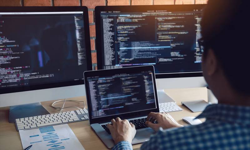 数据科学选型:R与Python如何赋能昌江区网站建设?